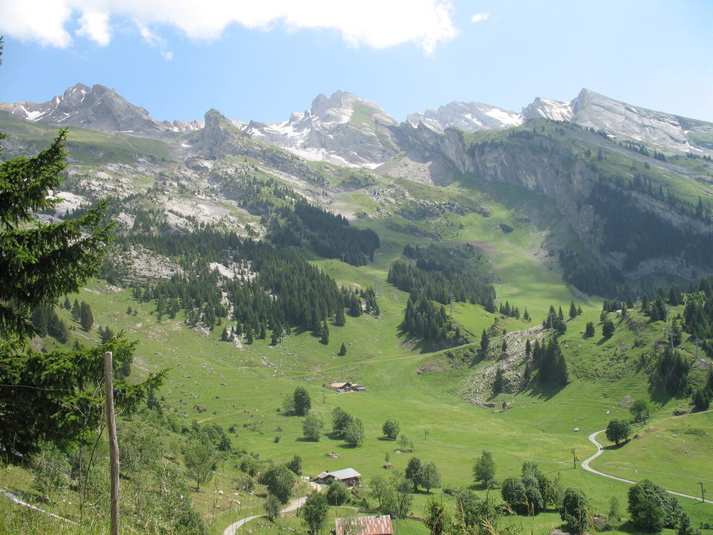 Hotel Bellachat La Clusaz Eksteriør bilde